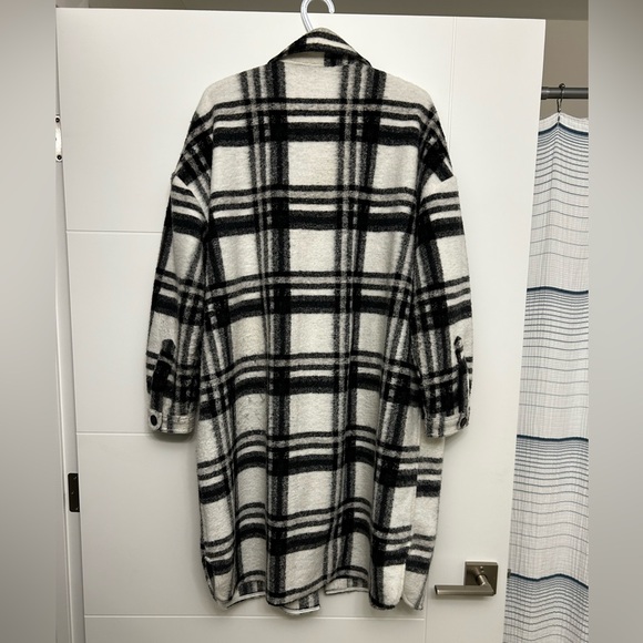 Long Shacket - Picture 2 of 4